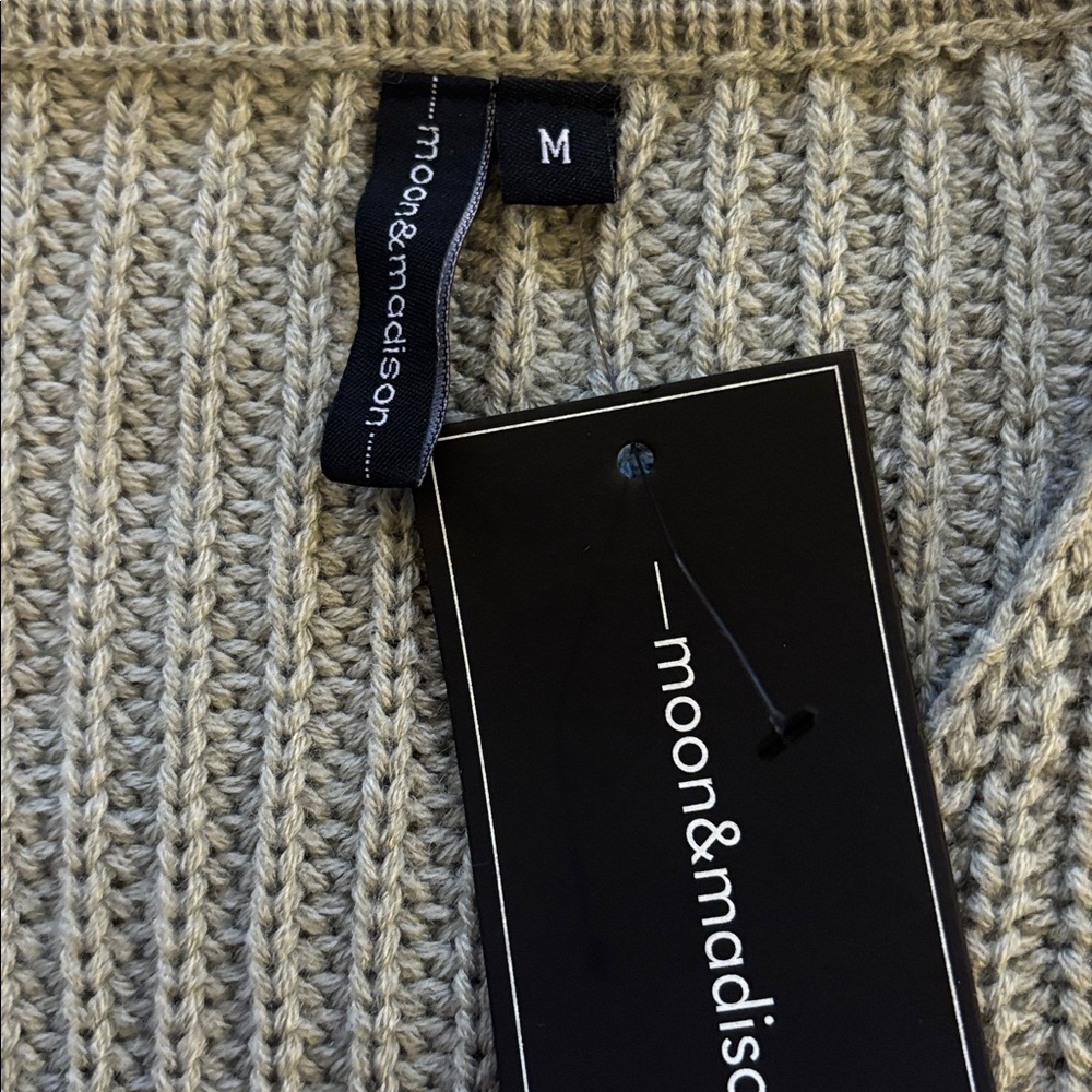 Cozy Green V-Neck Sweater - Picture 2 of 7